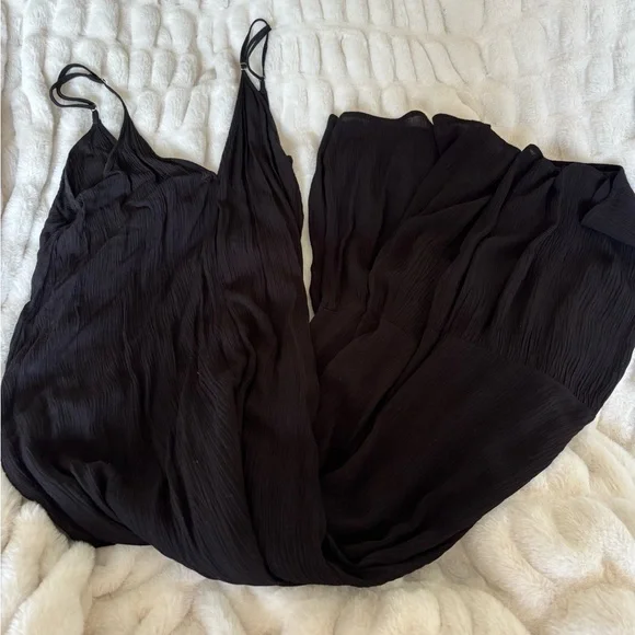 Elegant Black Maxi Dress - Picture 1 of 5